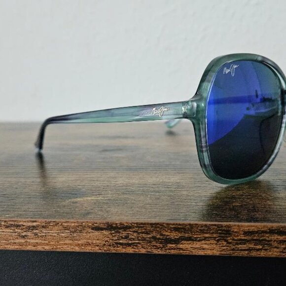 Maui Jim -- TARO -- MINT CONDITION !!! - Picture 3 of 4